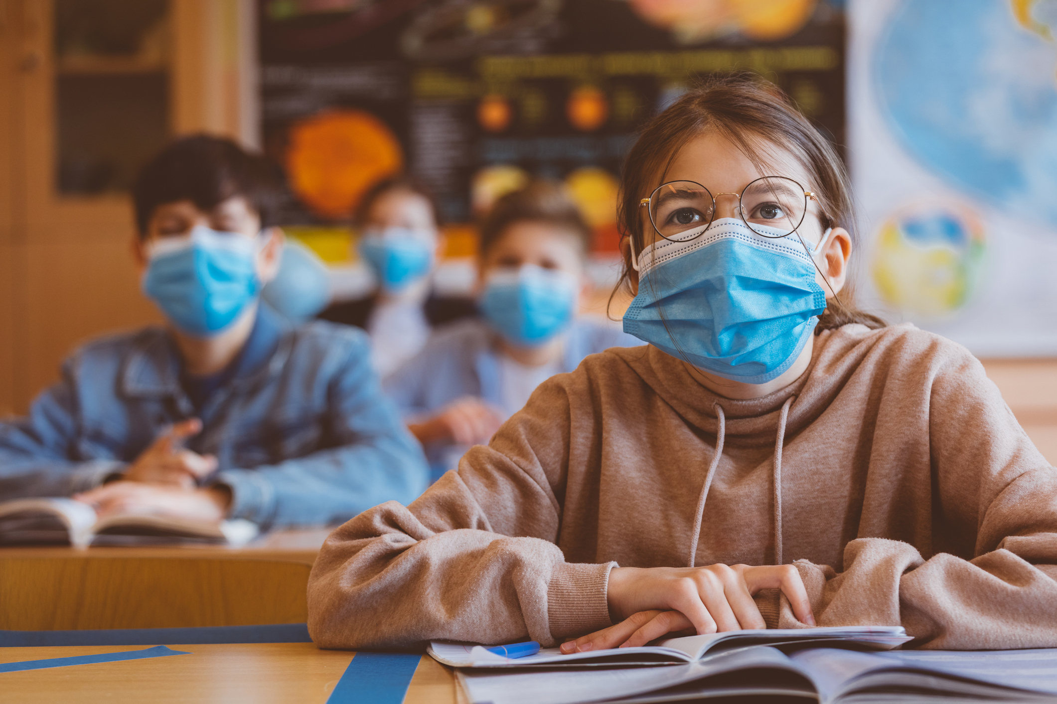 Ministerul Sănătăţii, despre purtarea măştii de protecţie în noul an şcolar Ministerul Sănătăţii, despre purtarea măştii de protecţie în noul an şcolar