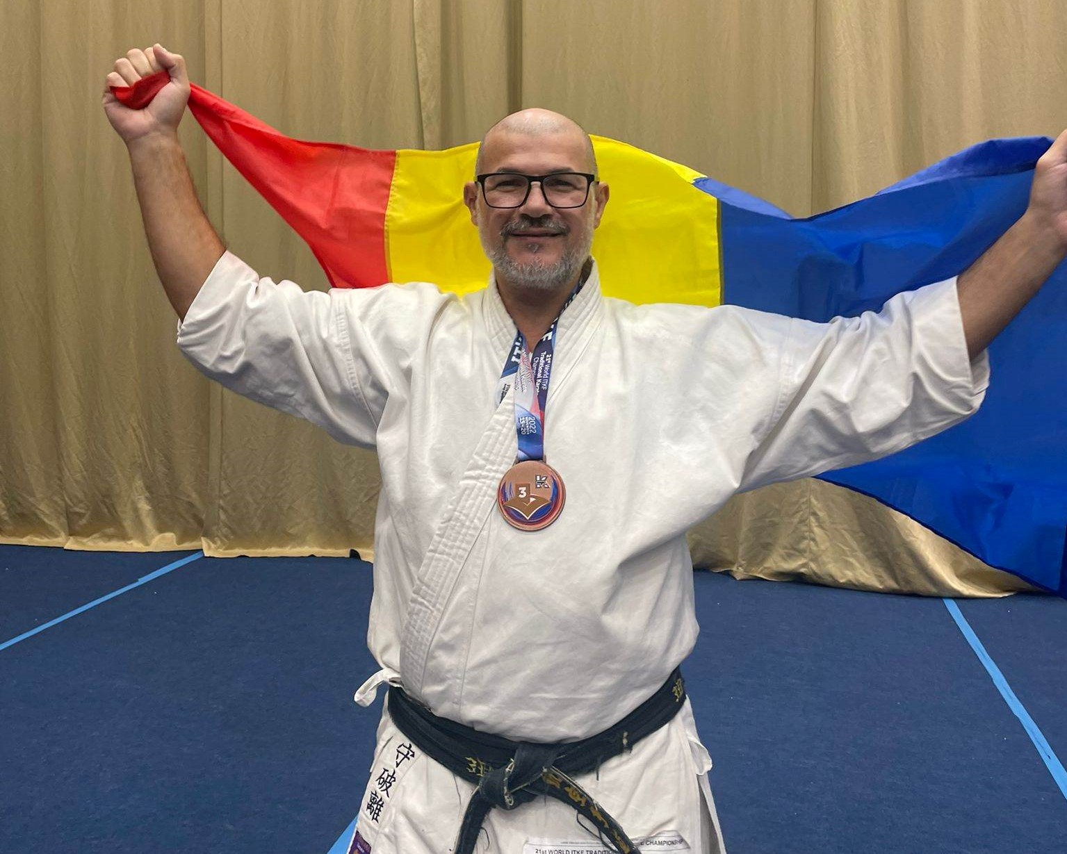 Oliwer Dobre, din nou pe podium la Campionatul Mondial, la vârsta de 48 de ani Oliwer Dobre, din nou pe podium la Campionatul Mondial, la vârsta de 48 de ani