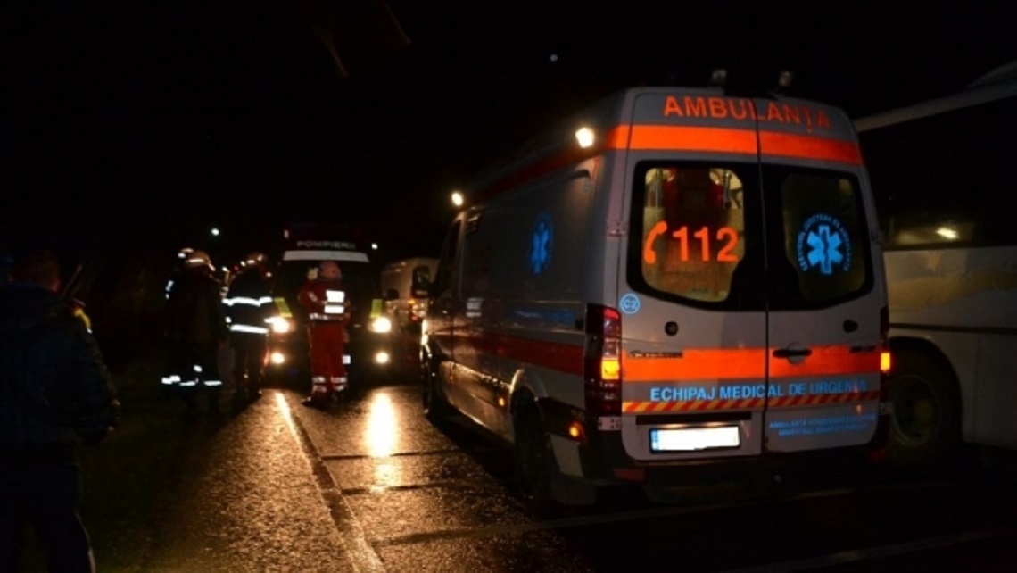 Un pieton a ajuns la spital, după ce a fost lovit de o maşină pe o stradă din Slatina Un pieton a ajuns la spital, după ce a fost lovit de o maşină pe o stradă din Slatina