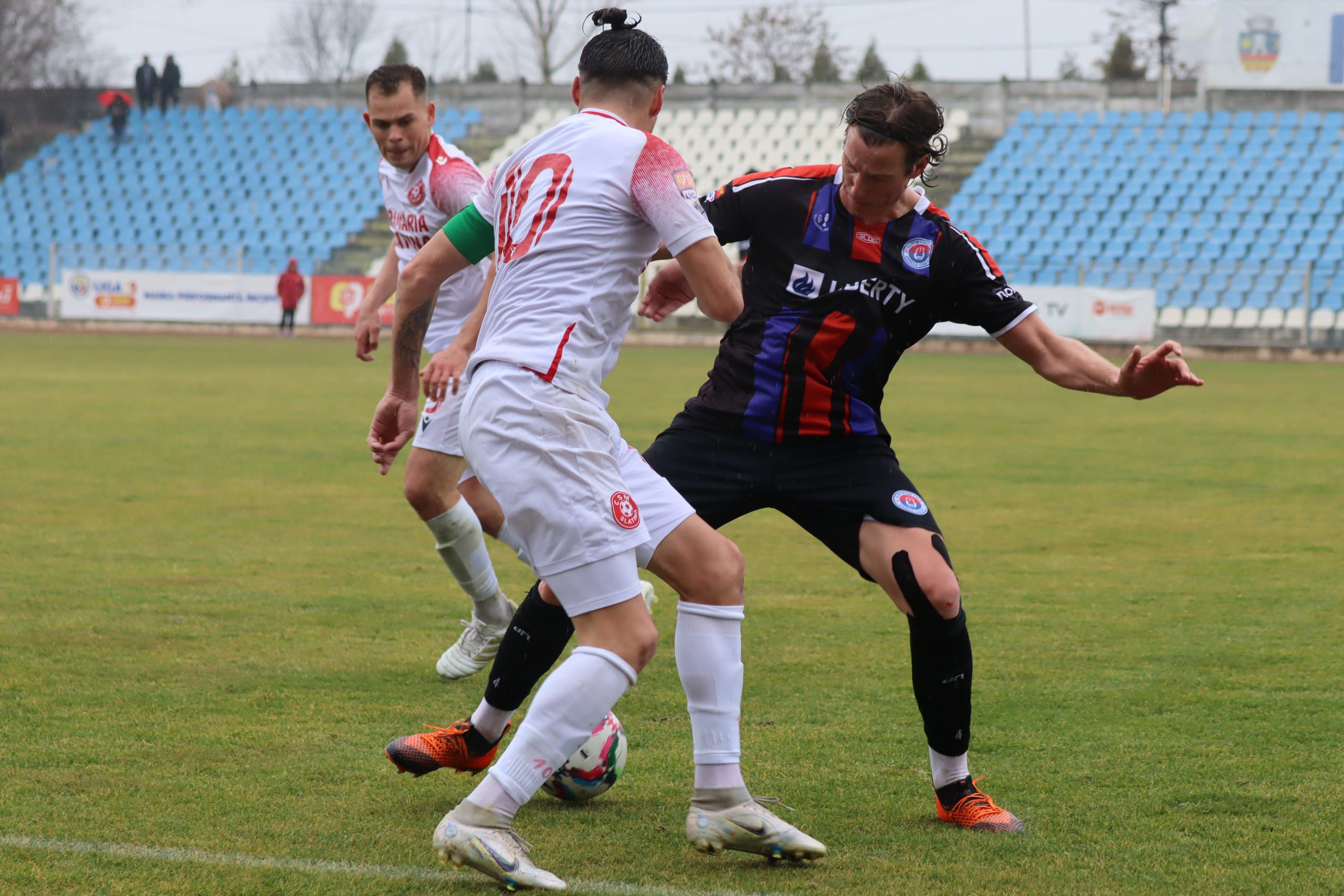 FOTO. CSM Slatina obţine punct cu aspiranta la promovare, Oţelul Galaţi. „A fost un joc de luptă” FOTO. CSM Slatina obţine punct cu aspiranta la promovare, Oţelul Galaţi. „A fost un joc de luptă”