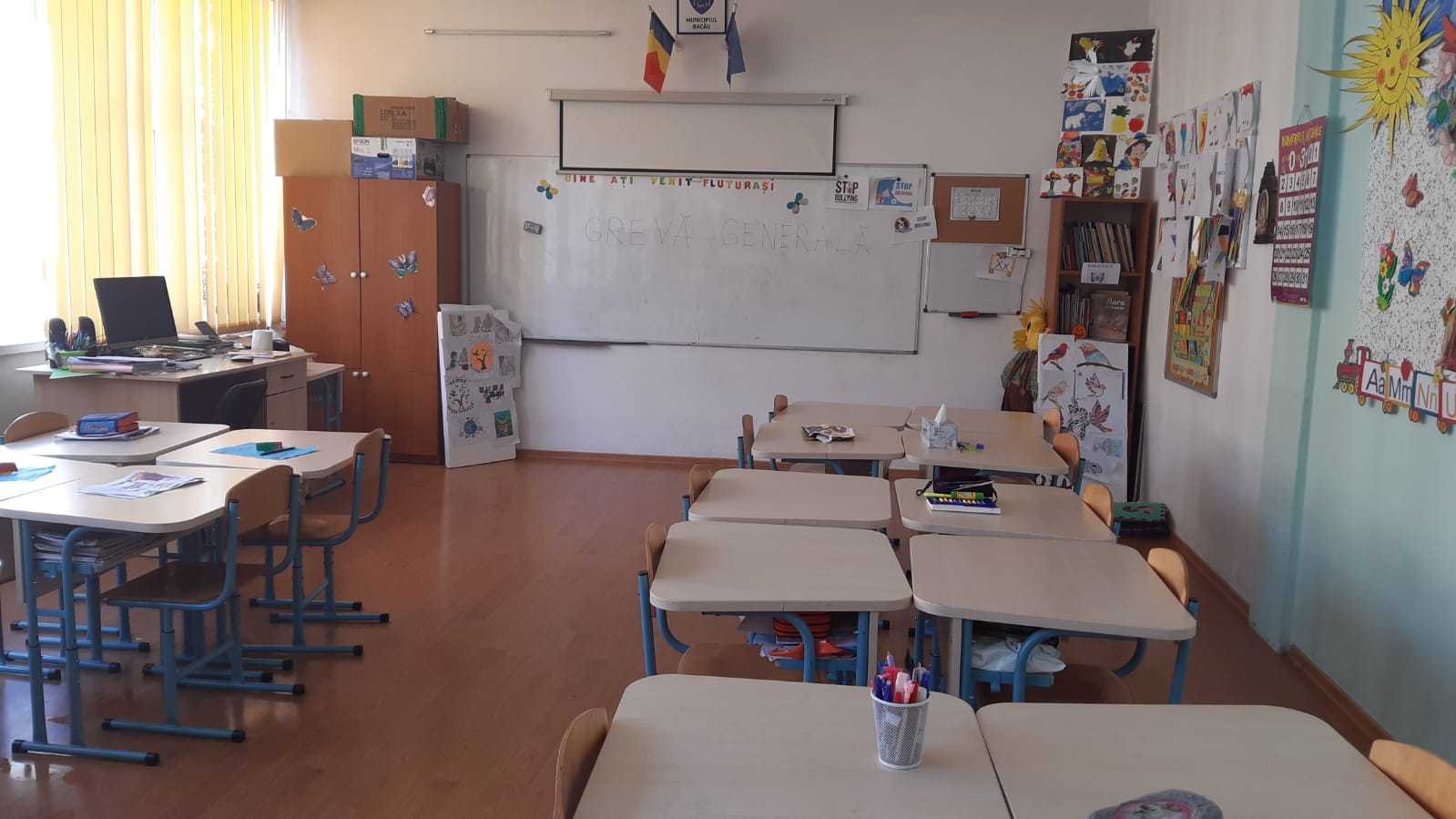 Avertisment: „Salariaţii din educaţie sunt hotărâţi ca, în paralel cu greva generală, să iasă masiv în stradă” Avertisment: „Salariaţii din educaţie sunt hotărâţi ca, în paralel cu greva generală, să iasă masiv în stradă”