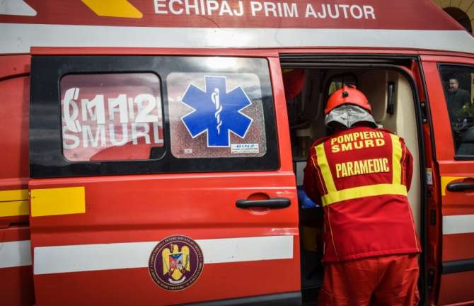 Femeie lovită de TIR pe o trecere de pietoni din Câmpulung. Victima a murit la spital Femeie lovită de TIR pe o trecere de pietoni din Câmpulung. Victima a murit la spital