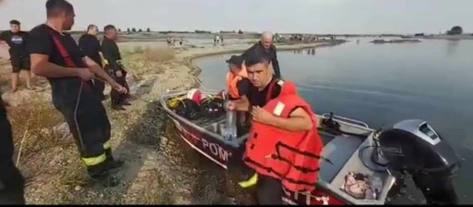 VIDEO. Doi copii sunt căutaţi în apele râului Olt, la Giuvărăşti. Un scafandru de la ISU Dolj solicitat să sprijine acţiunea