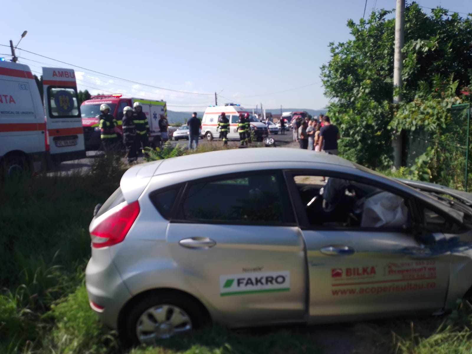 FOTO&VIDEO. Accident cu trei autoturisme şi o autoutilitară, pe strada Calea Bucureşti, din Râmnicu Vâlcea