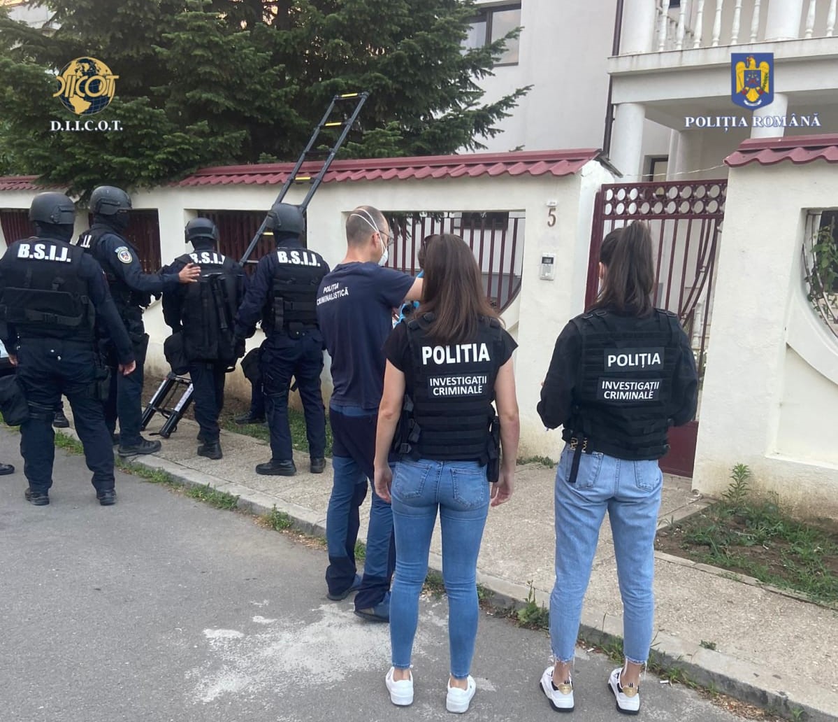 Percheziţii în Bucureşti şi alte şase judeţe, printre care Olt, într-un dosar de trafic de persoane. Victimele se aflau în incapacitatea de a se îngriji singure Percheziţii în Bucureşti şi alte şase judeţe, printre care Olt, într-un dosar de trafic de persoane. Victimele se aflau în incapacitatea de a se îngriji singure
