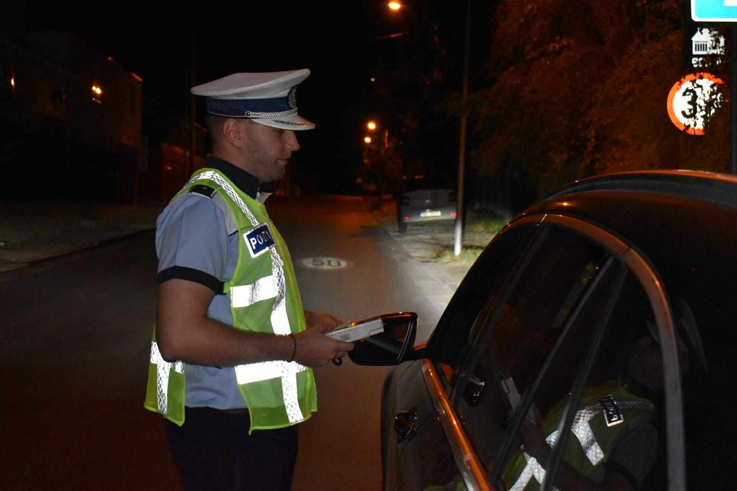 Tânăr, drogat la volan pe o stradă din Slatina. Un alt şofer, cu alcoolemie de 0,83 mg/l Tânăr, drogat la volan pe o stradă din Slatina. Un alt şofer, cu alcoolemie de 0,83 mg/l
