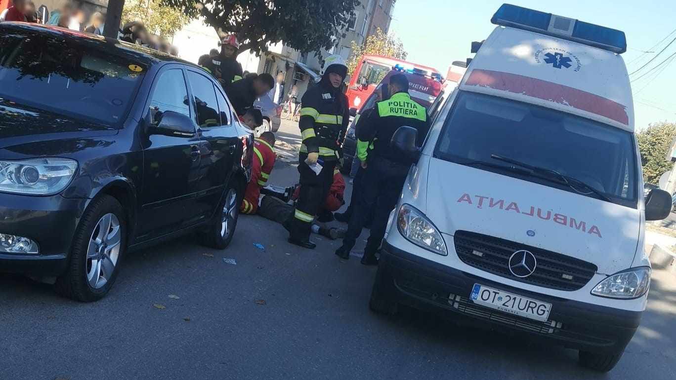 Familie, spulberată pe o trecere de pietoni din Drăgăneşti-Olt. Bărbatul a decedat, iar femeia a fost transportată la spital