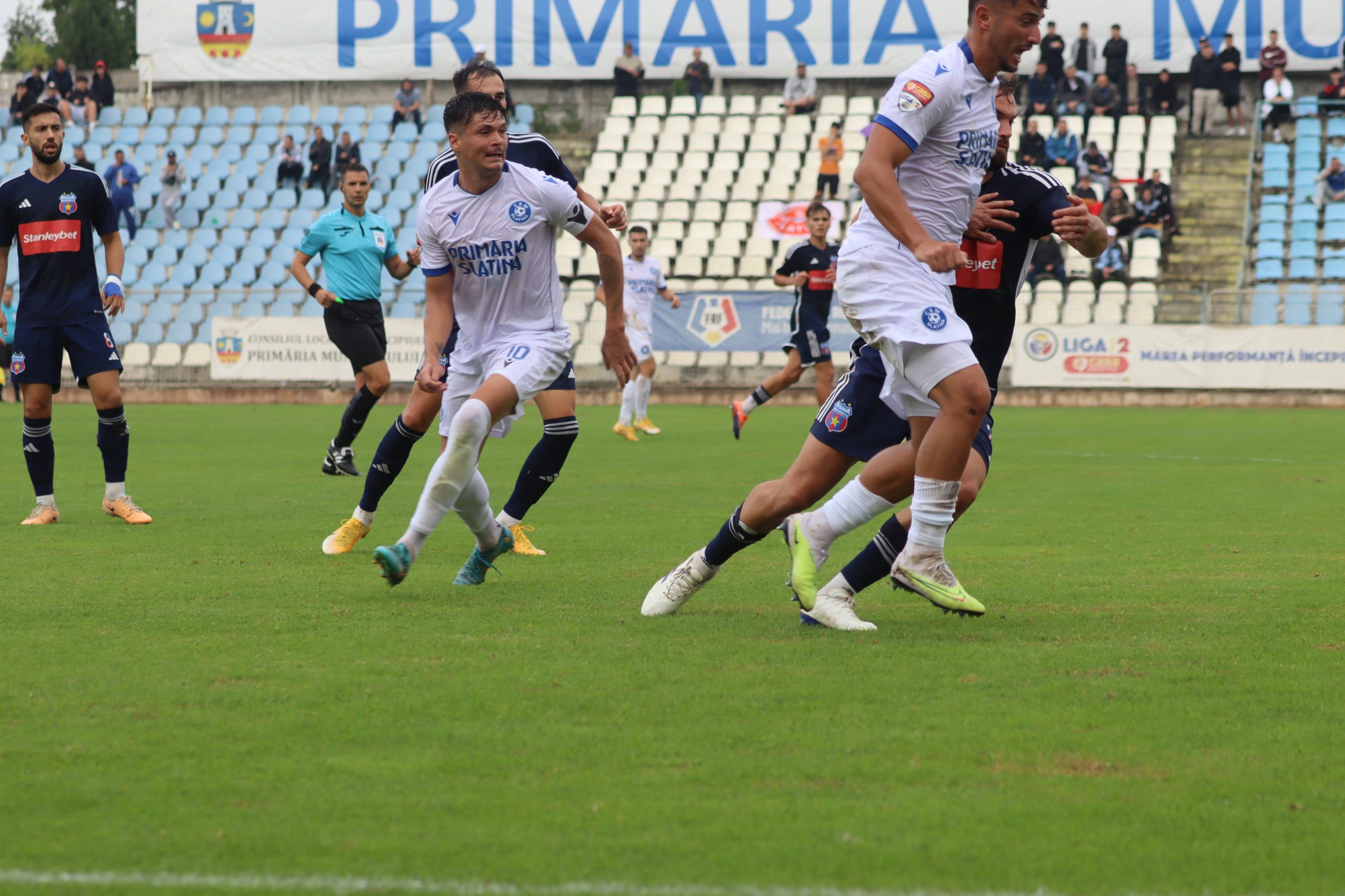 CSM Slatina urcă pe locul al II-lea în Liga 2, după remiză cu Steaua Bucureşti