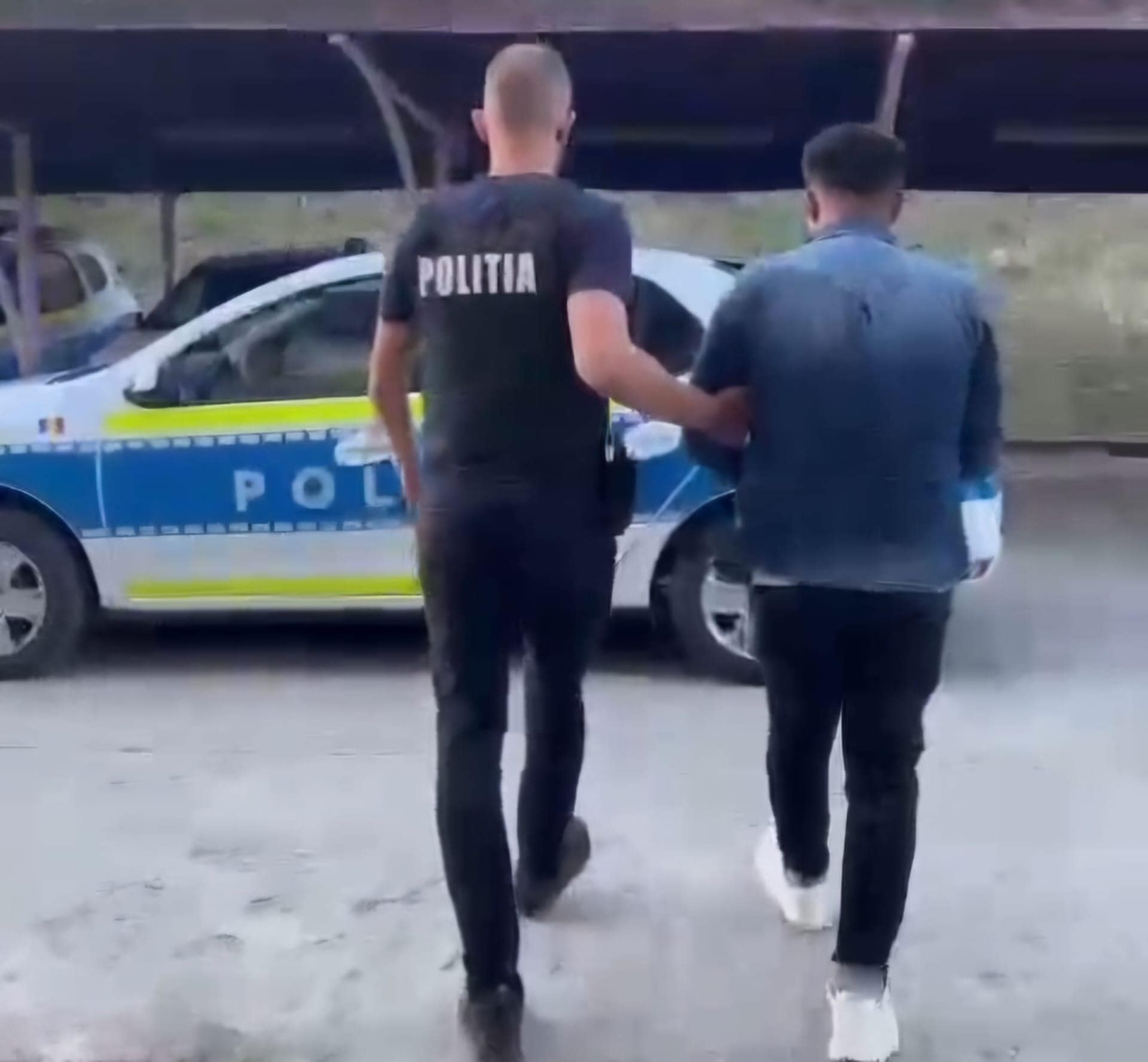 Reţinut pentru viol, după ce a întreţinut relaţii sexuale cu o minoră aflată în grija statului Reţinut pentru viol, după ce a întreţinut relaţii sexuale cu o minoră aflată în grija statului