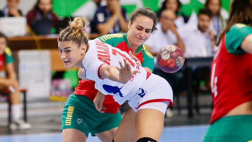 Interul dreapta din Serbia, Aleksandra Vukajlović, a semnat cu CSM Slatina