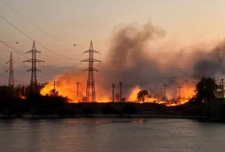VIDEO&FOTO. Val de incendii în Olt: Flăcări violente în zona barajului Slătioara VIDEO&FOTO. Val de incendii în Olt: Flăcări violente în zona barajului Slătioara