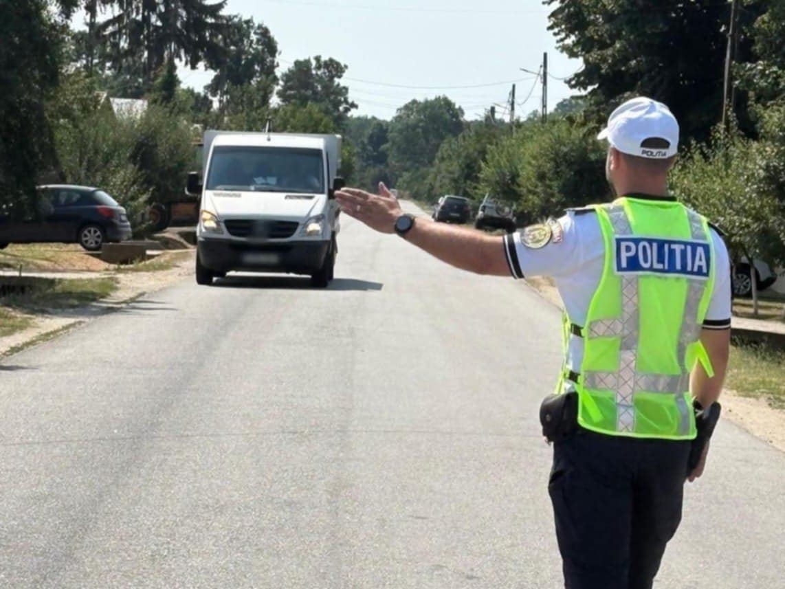 Weekend agitat pe șoselele din Olt: zeci de permise reținute și șoferi prinși băuți la volan Weekend agitat pe șoselele din Olt: zeci de permise reținute și șoferi prinși băuți la volan