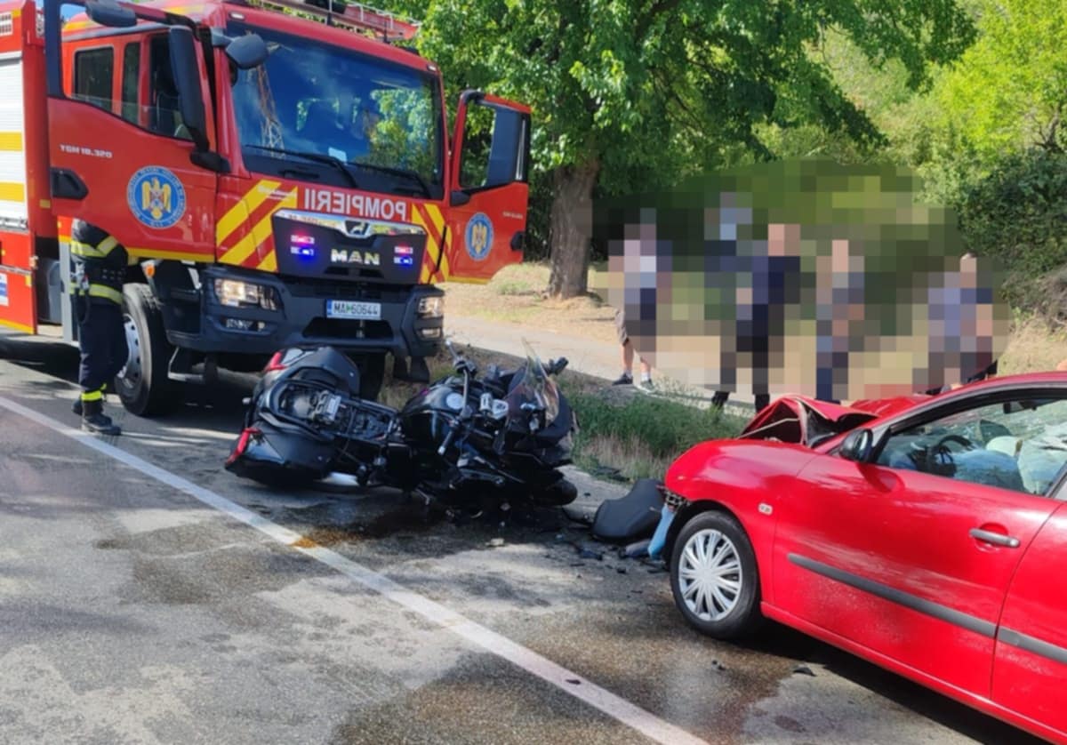 Accident pe DN 57. Patru persoane rănite, după impactul între un autoturism şi o motocicletă Accident pe DN 57. Patru persoane rănite, după impactul între un autoturism şi o motocicletă
