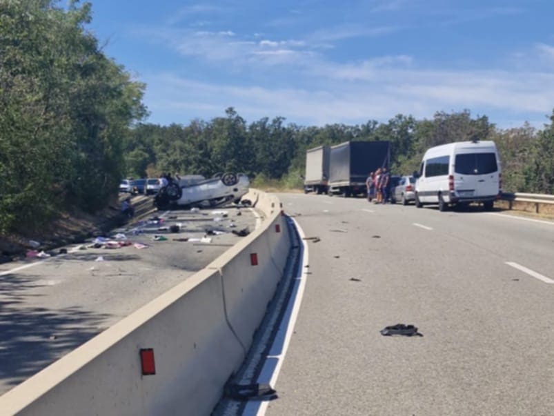 Accident pe DN 65, în zona Pădurii Saru. Un bărbat, în vârstă de 45 de ani, rănit Accident pe DN 65, în zona Pădurii Saru. Un bărbat, în vârstă de 45 de ani, rănit