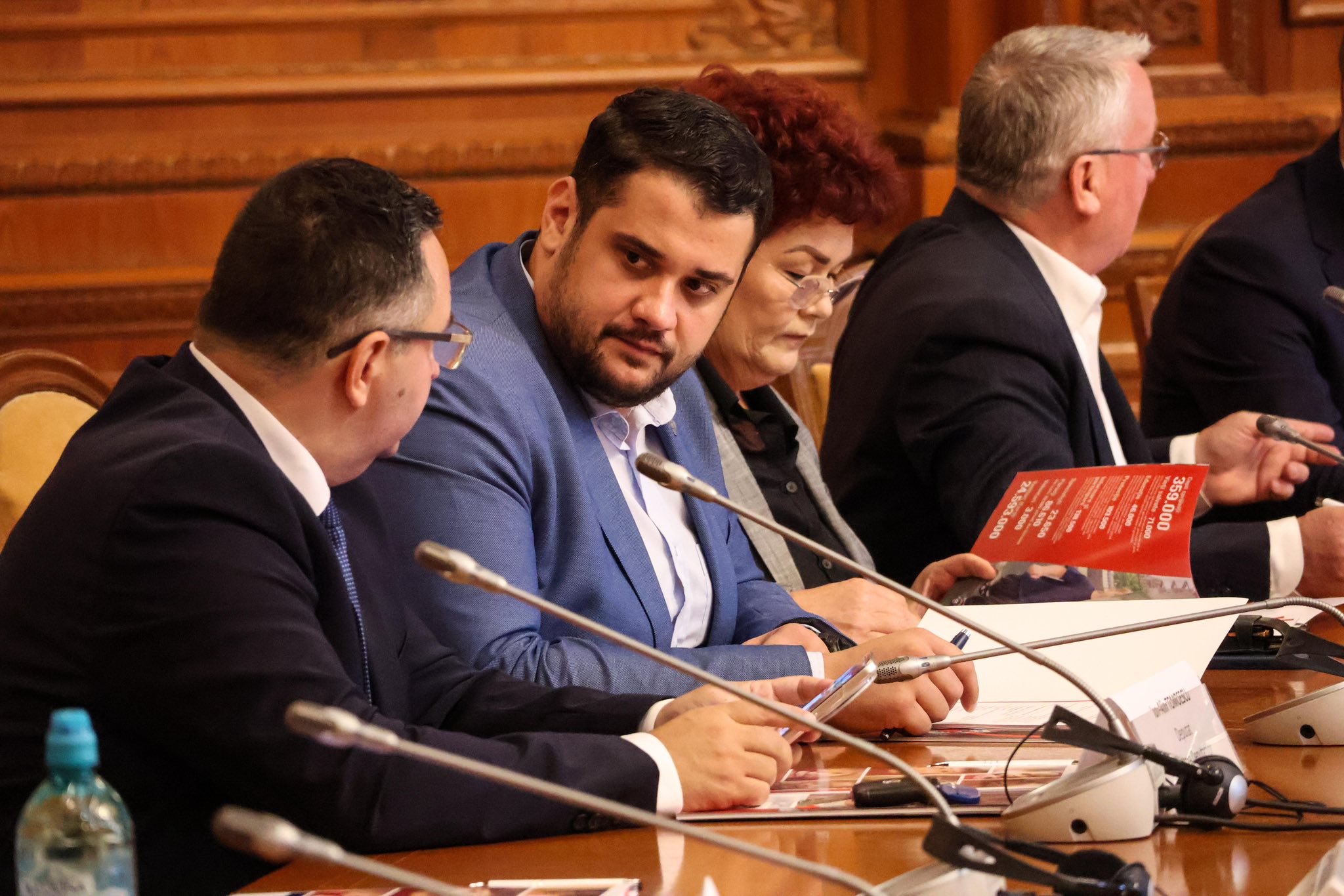 Deputatul PSD de Olt, Bogdan Mihuţi, sprijină programul „Viaţa la ţară”, care readuce tradiţiile satului românesc în prim-plan Deputatul PSD de Olt, Bogdan Mihuţi, sprijină programul „Viaţa la ţară”, care readuce tradiţiile satului românesc în prim-plan