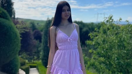 Daria, o adolescentă de 14 ani, din Iancu Jianu, judeţul Olt, are nevoie de ajutor financiar pentru a pune capăt suferinţei Daria, o adolescentă de 14 ani, din Iancu Jianu, judeţul Olt, are nevoie de ajutor financiar pentru a pune capăt suferinţei