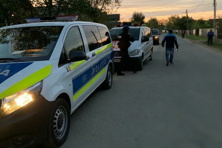 Caz de sclavie în Olt. Persoane cu handicap supuse la activităţi fizice grele Caz de sclavie în Olt. Persoane cu handicap supuse la activităţi fizice grele