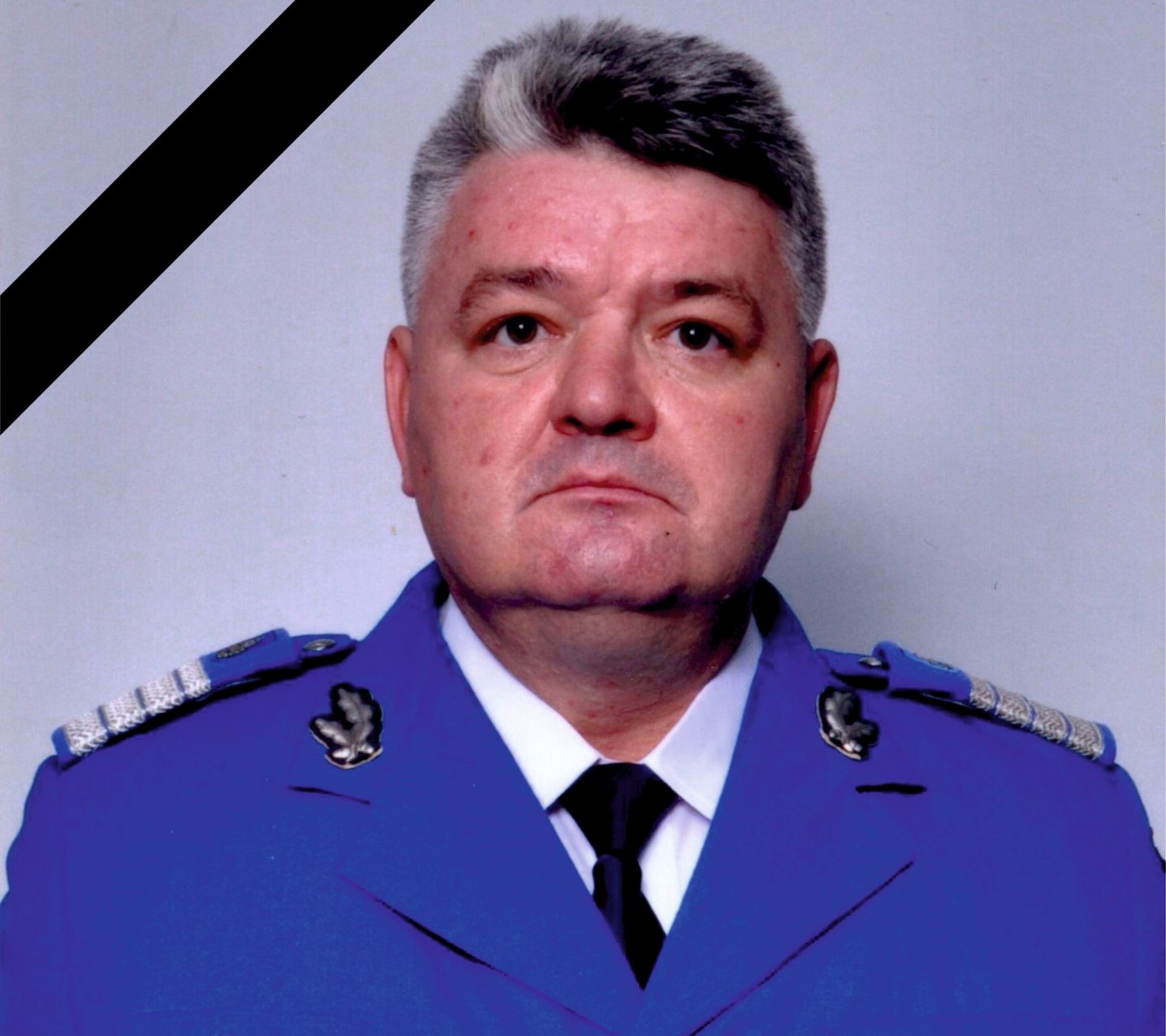 Doliu în Jandarmeria Olt: plutonierul adjutant șef Petec Marius a trecut la cele veșnice la doar 56 de ani Doliu în Jandarmeria Olt: plutonierul adjutant șef Petec Marius a trecut la cele veșnice la doar 56 de ani