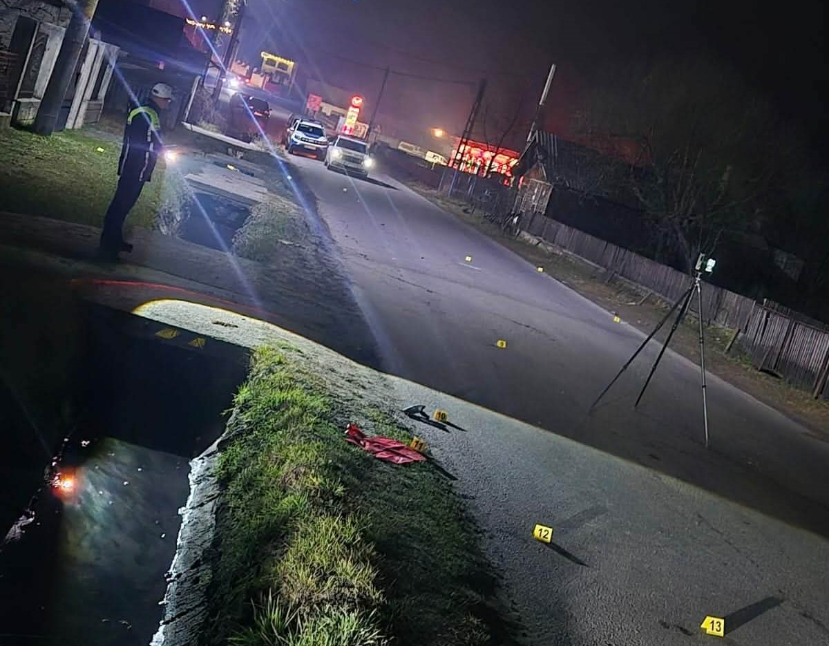 O femeie, de 63 de ani, şi-a pierdut viaţa după ce a fost lovită de o maşină, pe un drum din Argeş O femeie, de 63 de ani, şi-a pierdut viaţa după ce a fost lovită de o maşină, pe un drum din Argeş