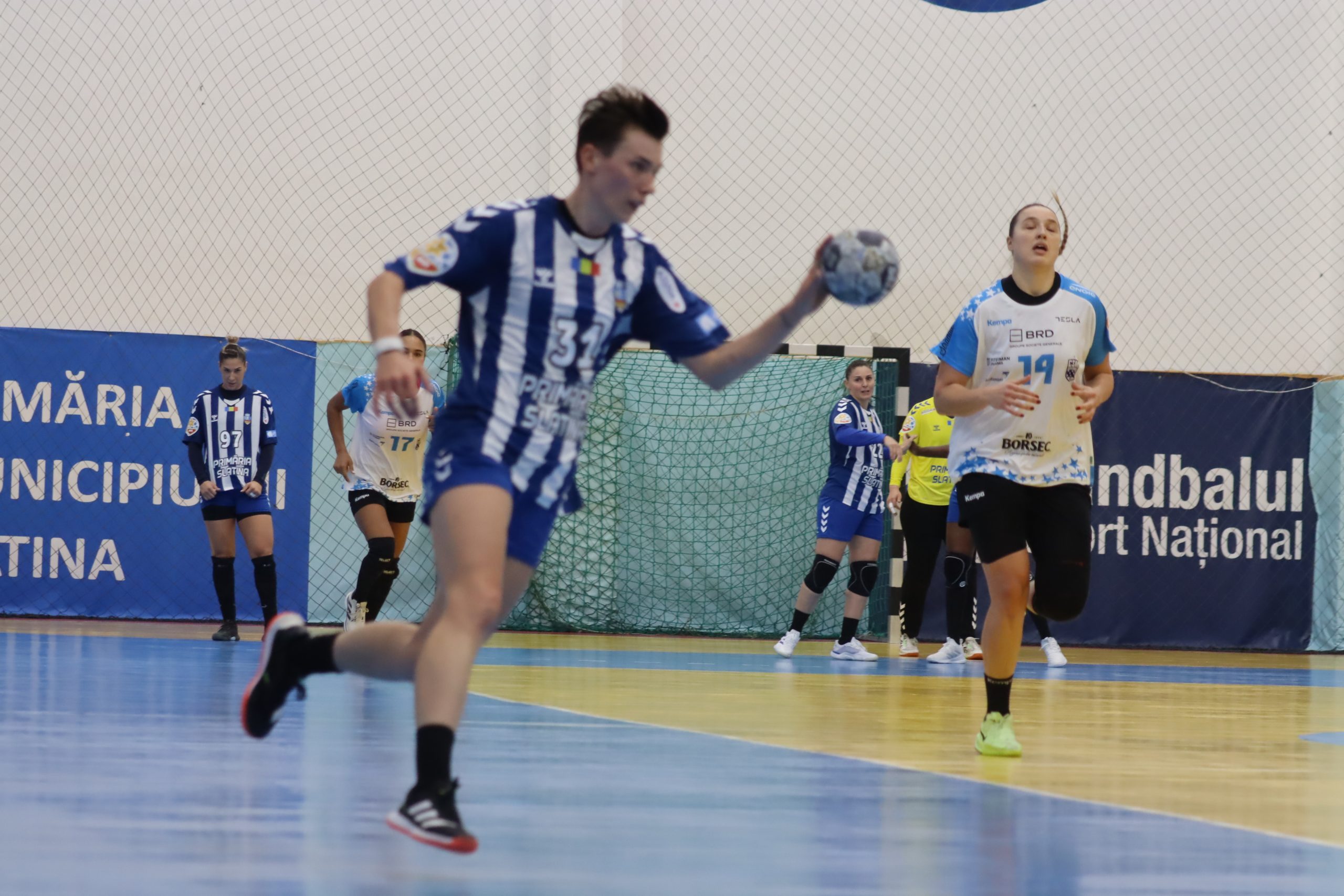 CSM Slatina joacă de la ora 17.30, în direct pe Pro Arena, cu CSM Bucureşti