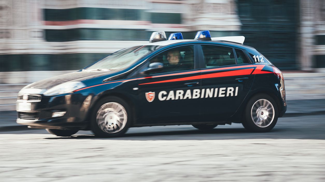 Un bărbat din Dolj, condamnat la peste 10 ani de închisoare pentru ultraj și act sexual cu minor, prins în Italia Un bărbat din Dolj, condamnat la peste 10 ani de închisoare pentru ultraj și act sexual cu minor, prins în Italia