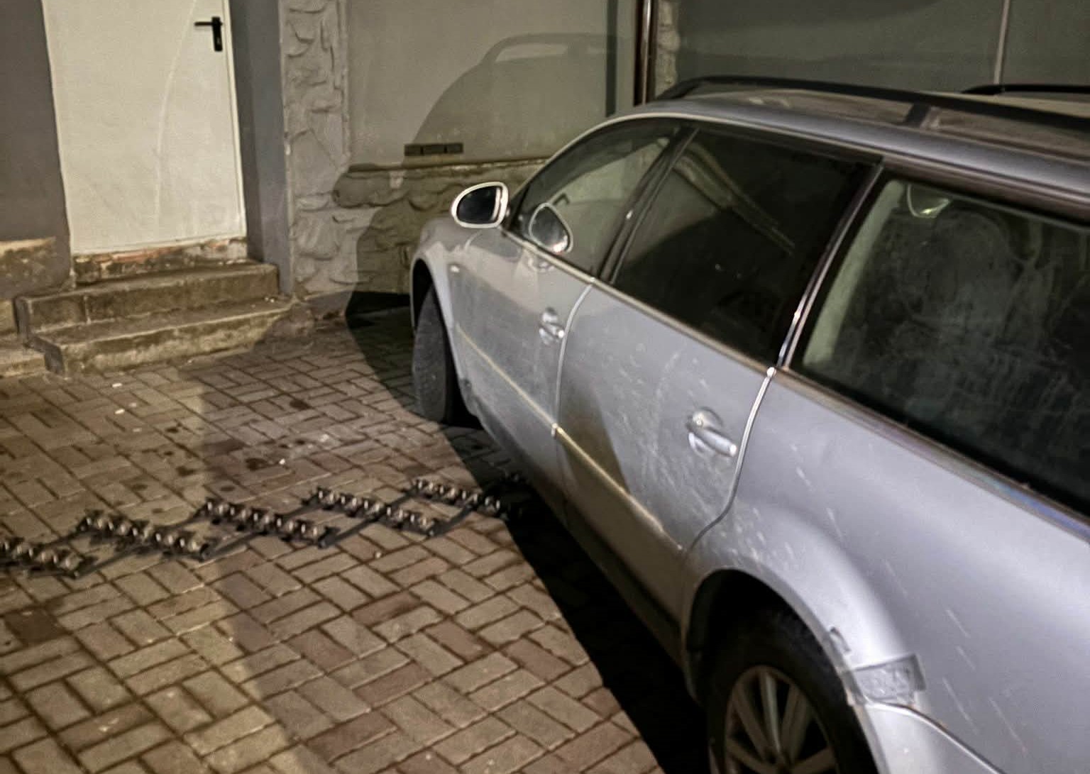 Tânăr de 21 de ani, depistat la volan fără permis. Proprietara mașinii, cercetată pentru că i-a încredințat autoturismul