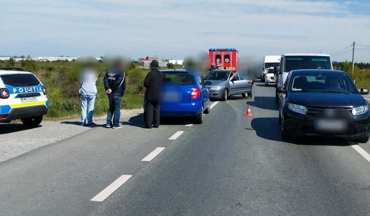 Accident pe Centura de Nord a Craiovei. Un şofer în vârstă de 84 de ani a intrat într-un motociclist Accident pe Centura de Nord a Craiovei. Un şofer în vârstă de 84 de ani a intrat într-un motociclist