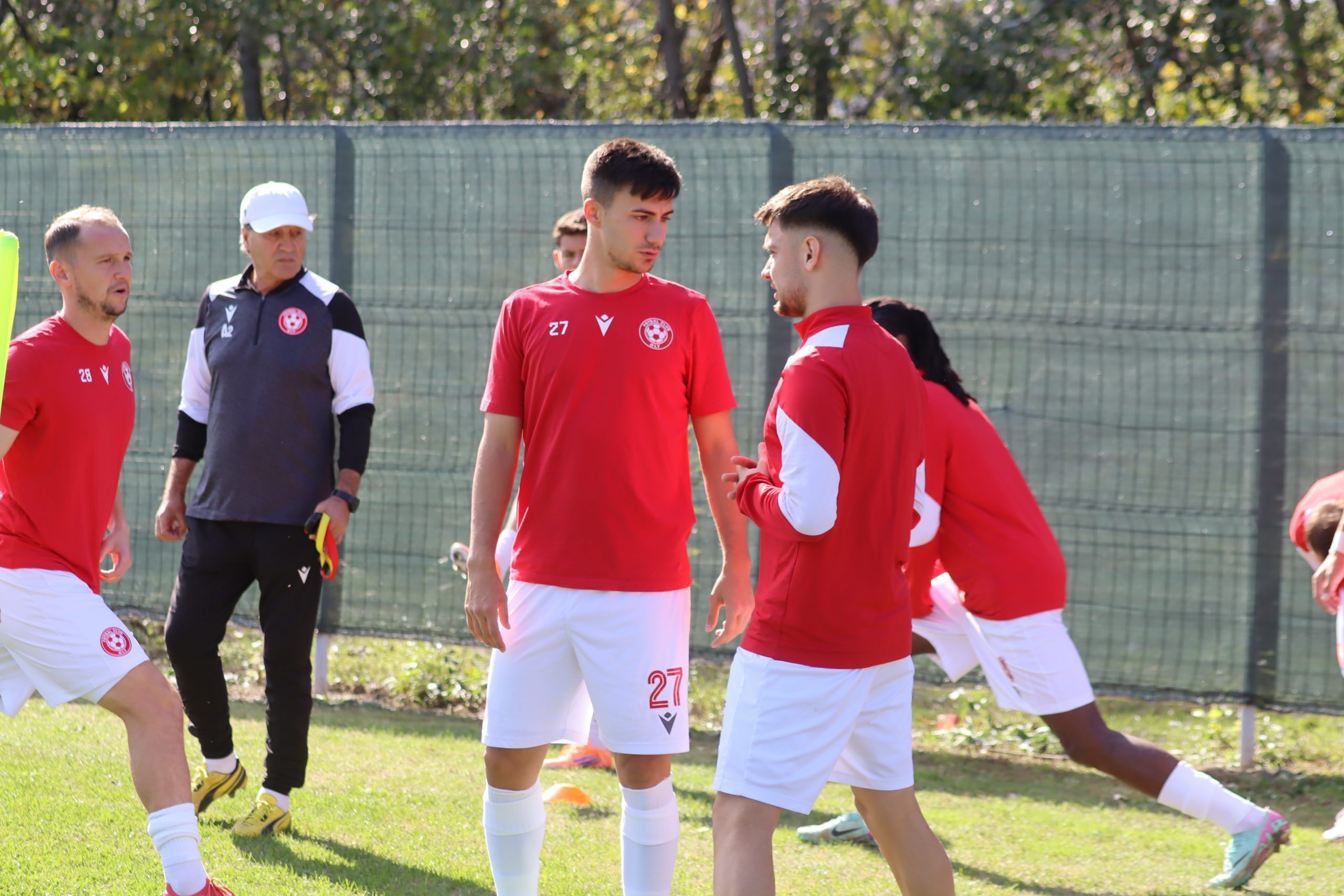 Academica Balş începe play-off-ul, pe Stadionul „Parc”, într-o confruntare cu Vulturii Fărcăşeşti Academica Balş începe play-off-ul, pe Stadionul „Parc”, într-o confruntare cu Vulturii Fărcăşeşti