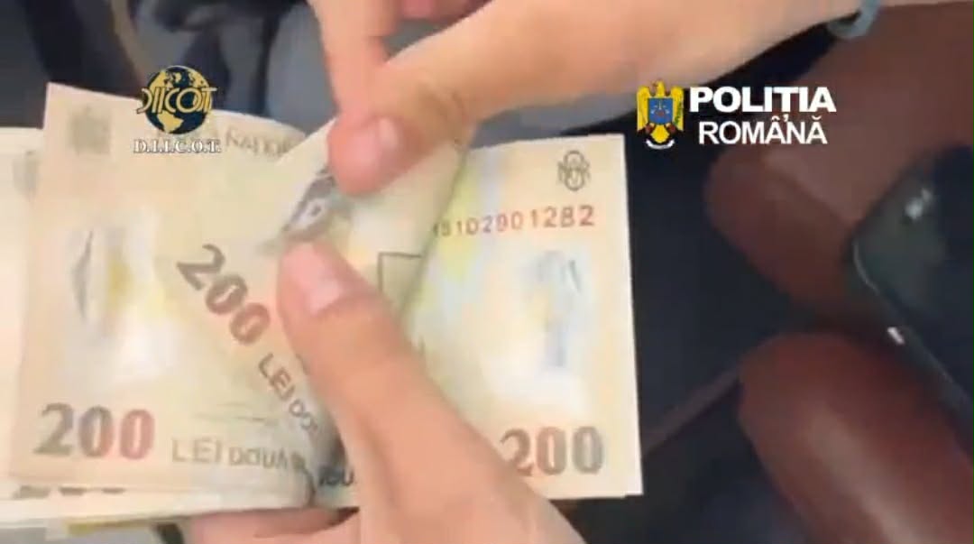 Polițist arestat pentru proxenetism și trafic de persoane: tânărul racola victimele prin metoda „loverboy” Polițist arestat pentru proxenetism și trafic de persoane: tânărul racola victimele prin metoda „loverboy”