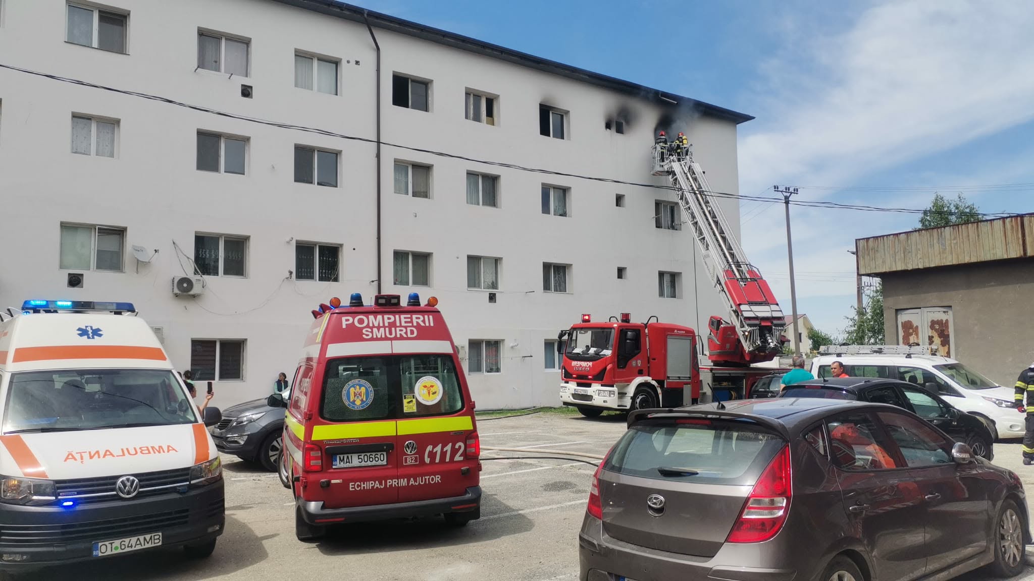 Incendiu într-o garsonieră din Balș, provocat de joaca copiilor cu focul