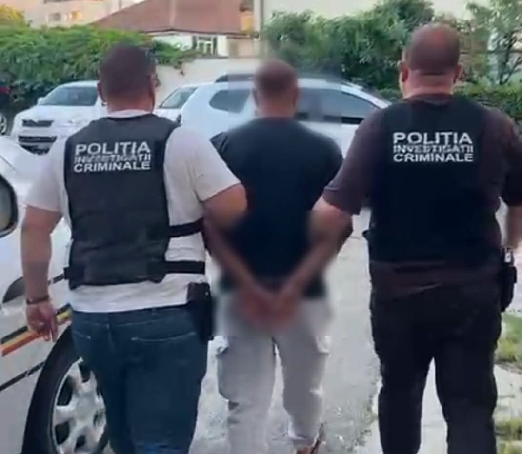 Femeie tâlhărită în Autogara Nord Craiova de către fostul concubin Femeie tâlhărită în Autogara Nord Craiova de către fostul concubin