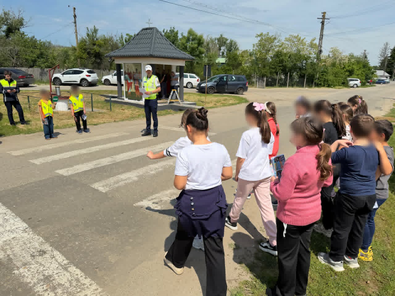 Polițiștii și jandarmii din Olt, activități preventive dedicate siguranței rutiere în rândul elevilor Polițiștii și jandarmii din Olt, activități preventive dedicate siguranței rutiere în rândul elevilor
