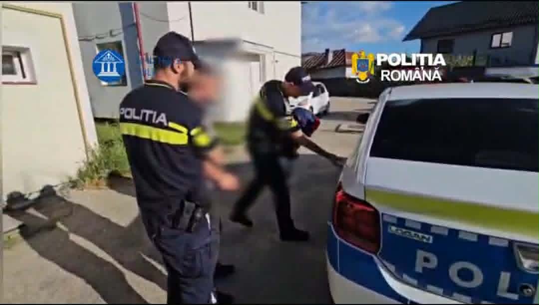 Bărbat din Olt, arestat preventiv după ce a încălcat un ordin de protecție și și-a amenințat fiul Bărbat din Olt, arestat preventiv după ce a încălcat un ordin de protecție și și-a amenințat fiul
