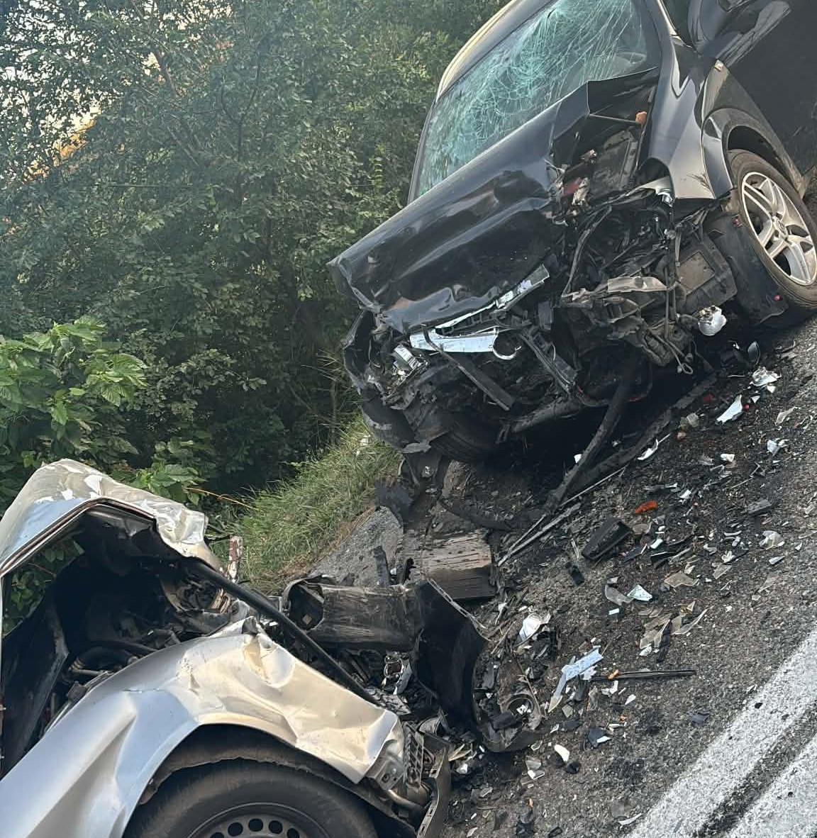 Un șofer şi-a pierdut viaţa după un grav accident pe DJ 606, în județul Dolj. Celălalt conducător auto a refuzat testarea pentru alcool Un șofer şi-a pierdut viaţa după un grav accident pe DJ 606, în județul Dolj. Celălalt conducător auto a refuzat testarea pentru alcool