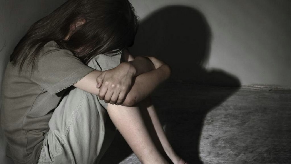 Caz şocant în Drăgănești-Olt: Copile violate şi filmate pentru material pornografic de un bărbat de 56 de ani Caz şocant în Drăgănești-Olt: Copile violate şi filmate pentru material pornografic de un bărbat de 56 de ani