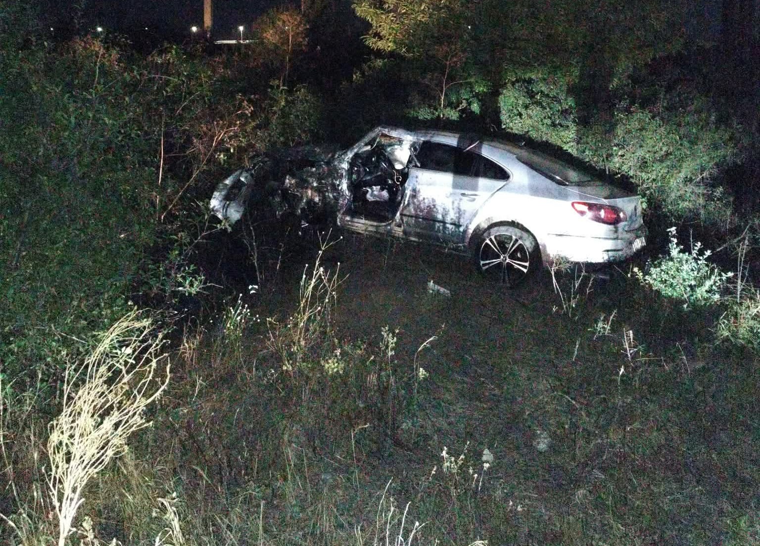 Tragedie la Slatina: Un adolescent de 17 ani, fără permis, şi-a pierdut viaţa, iar alte două persoane au fost rănite grav Tragedie la Slatina: Un adolescent de 17 ani, fără permis, şi-a pierdut viaţa, iar alte două persoane au fost rănite grav