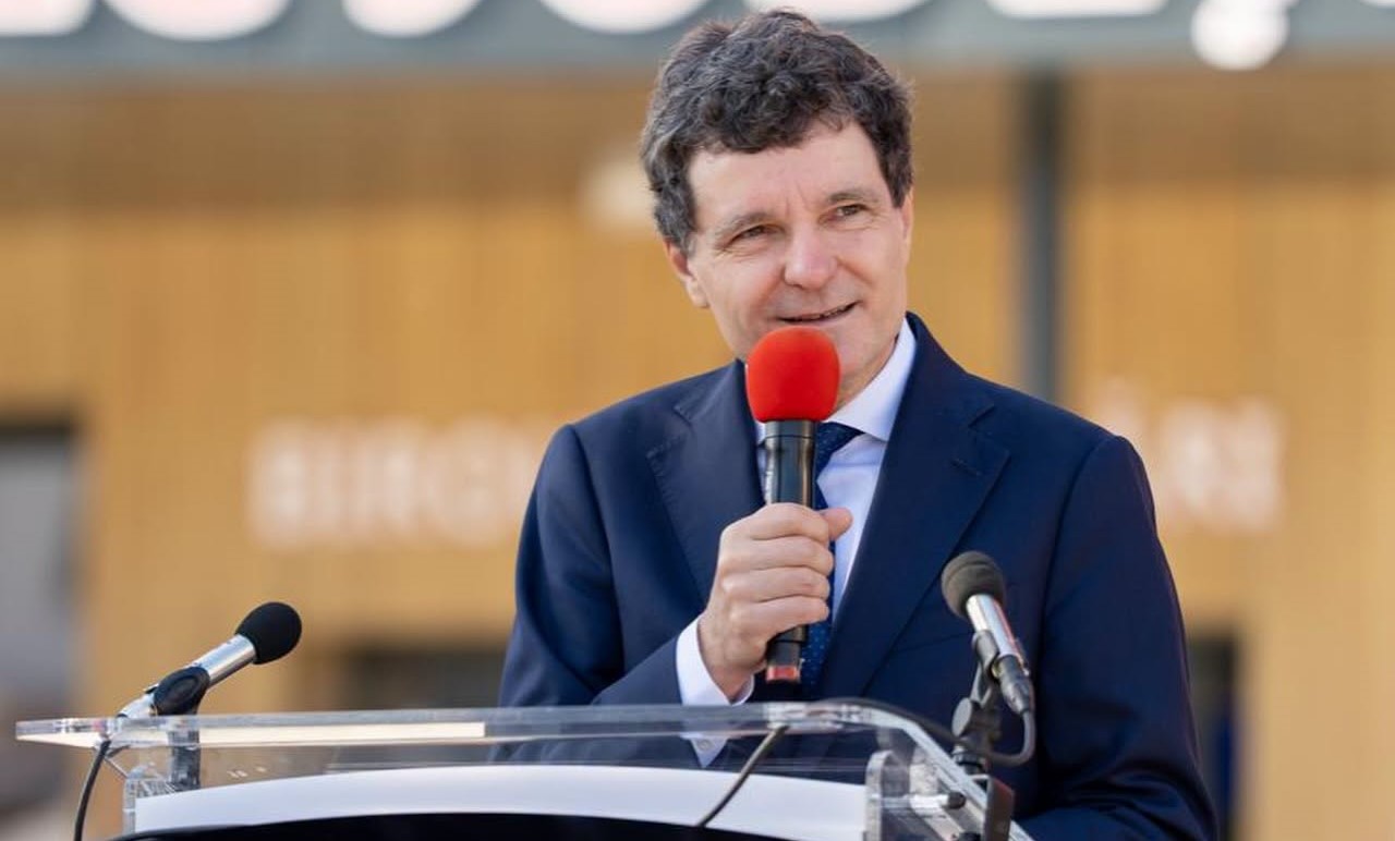 Nicușor Dan respinge alegerile anticipate: „Mesajul pe care l-am primit de la investitorii care împrumută România a fost: nu alegeri anticipate” Nicușor Dan respinge alegerile anticipate: „Mesajul pe care l-am primit de la investitorii care împrumută România a fost: nu alegeri anticipate”